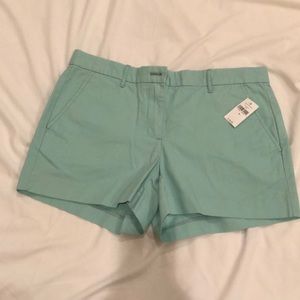 Bnwt size 2 gap shorts
